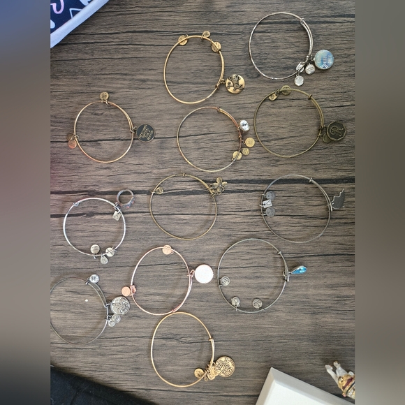 Alex And Ani Braclets - Picture 1 of 3
